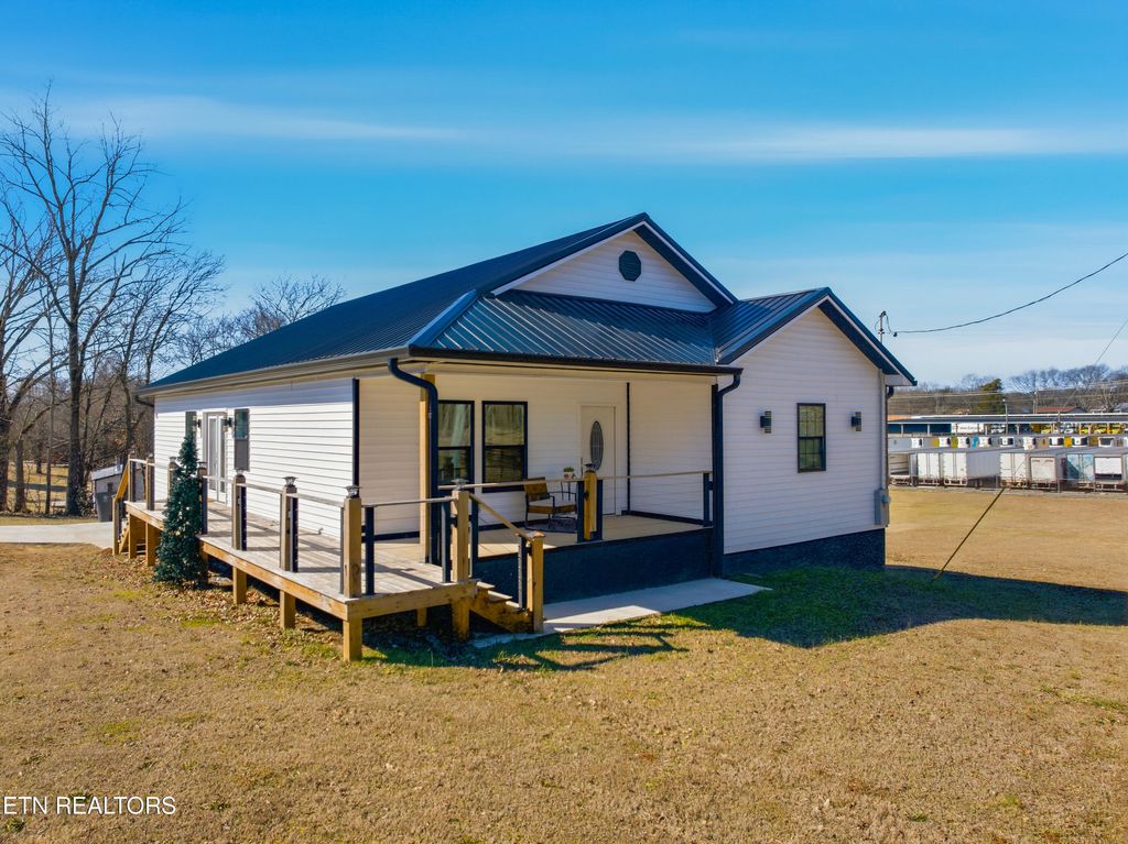 Photo of 901 Apple St, Athens, TN 37303 (MLS # 1329391)