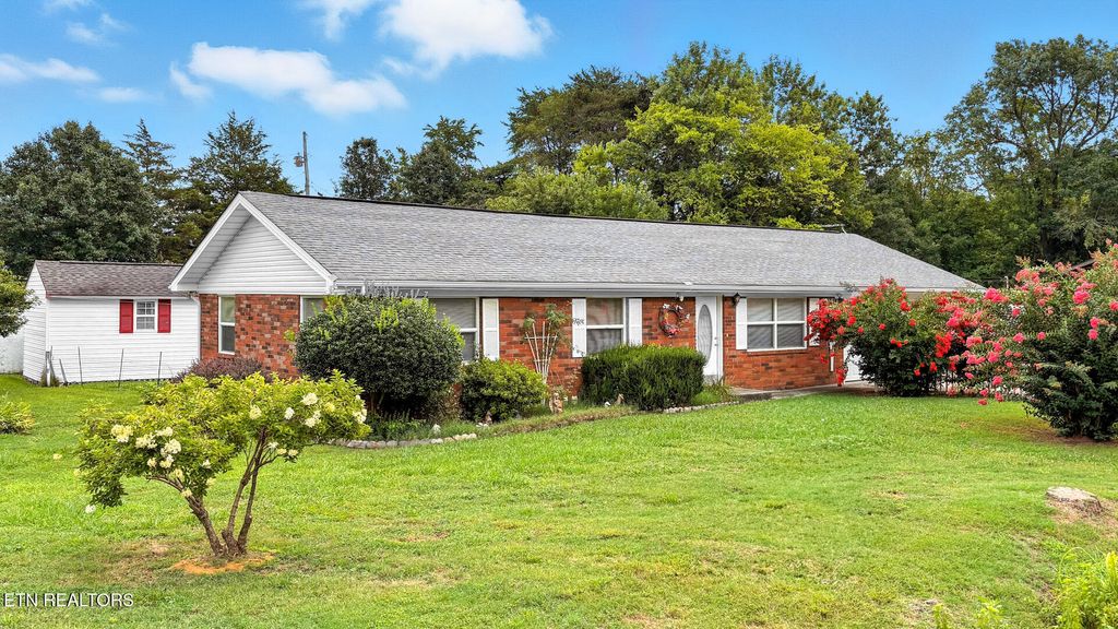 Photo of 125 County Farm Rd, Friendsville, TN 37737 (MLS # 1334867)