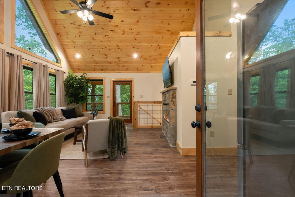 Photo of 1123 Raintree Rd, Gatlinburg, TN 37738 (MLS # 1353231)