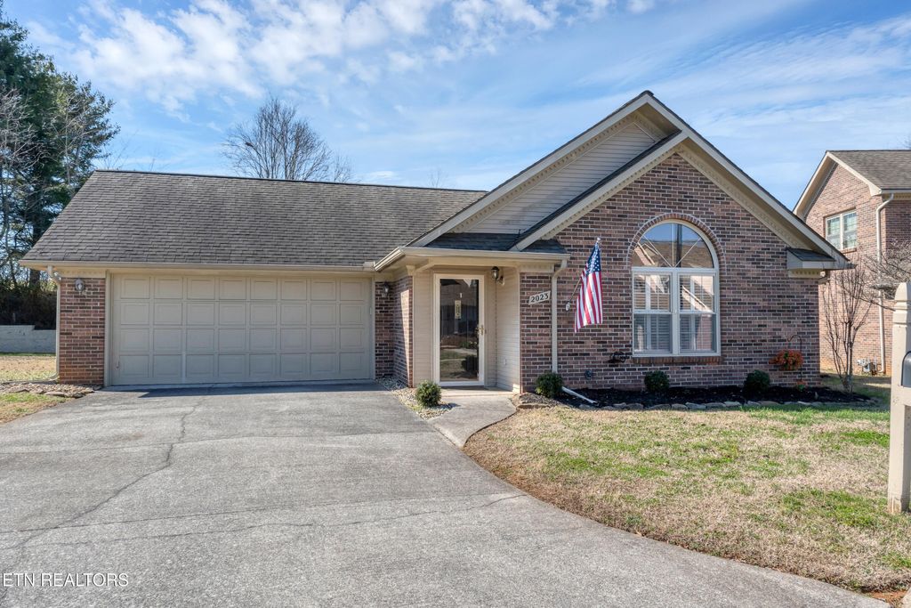 Photo of 2023 Cochran Place, Maryville, TN 37803 (MLS # 1331106)
