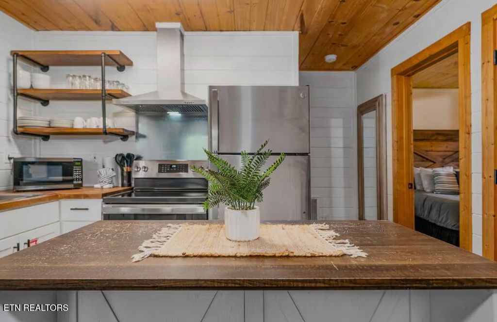 Photo of 1805 Shady Grove Rd, Sevierville, TN 37876 (MLS # 1334046)