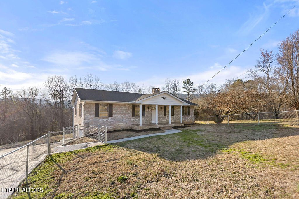 Photo of 505 Alta Vista Rd, Rockwood, TN 37854 (MLS # 1293118)