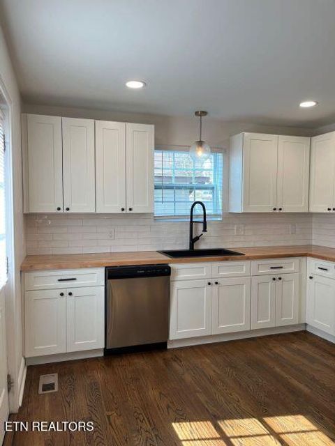 Tiny photo for 530 Watauga Ave, Knoxville, TN 37917 (MLS # 1327676)