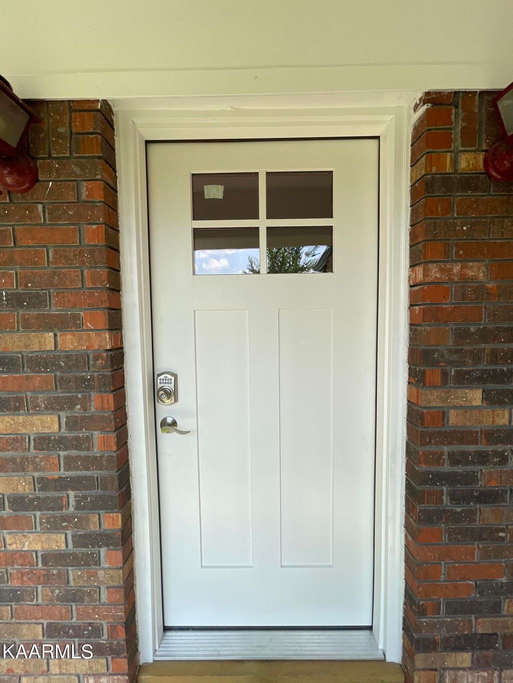 Photo of 204 Whitaker St, Tazewell, TN 37879 (MLS # 1234765)