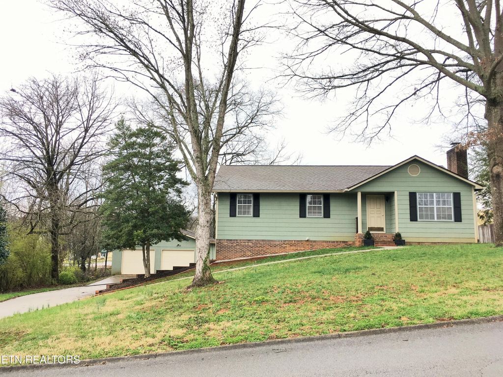 Photo of 1102 Buxton Drive, Knoxville, TN 37922 (MLS # 1323319)