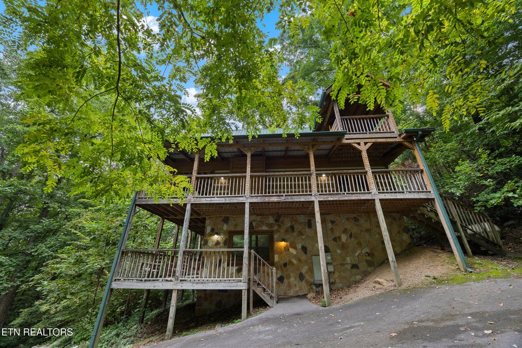 Photo of 3690 Scottish Highland Way, Sevierville, TN 37862 (MLS # 1353995)