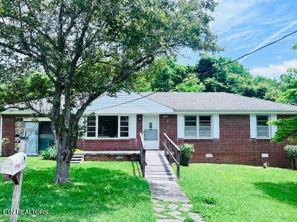 Photo of 510 High Point Circle, Kingston, TN 37763 (MLS # 1288885)