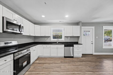Tiny photo for 222 Morgan Ave, Harriman, TN 37748 (MLS # 1359777)