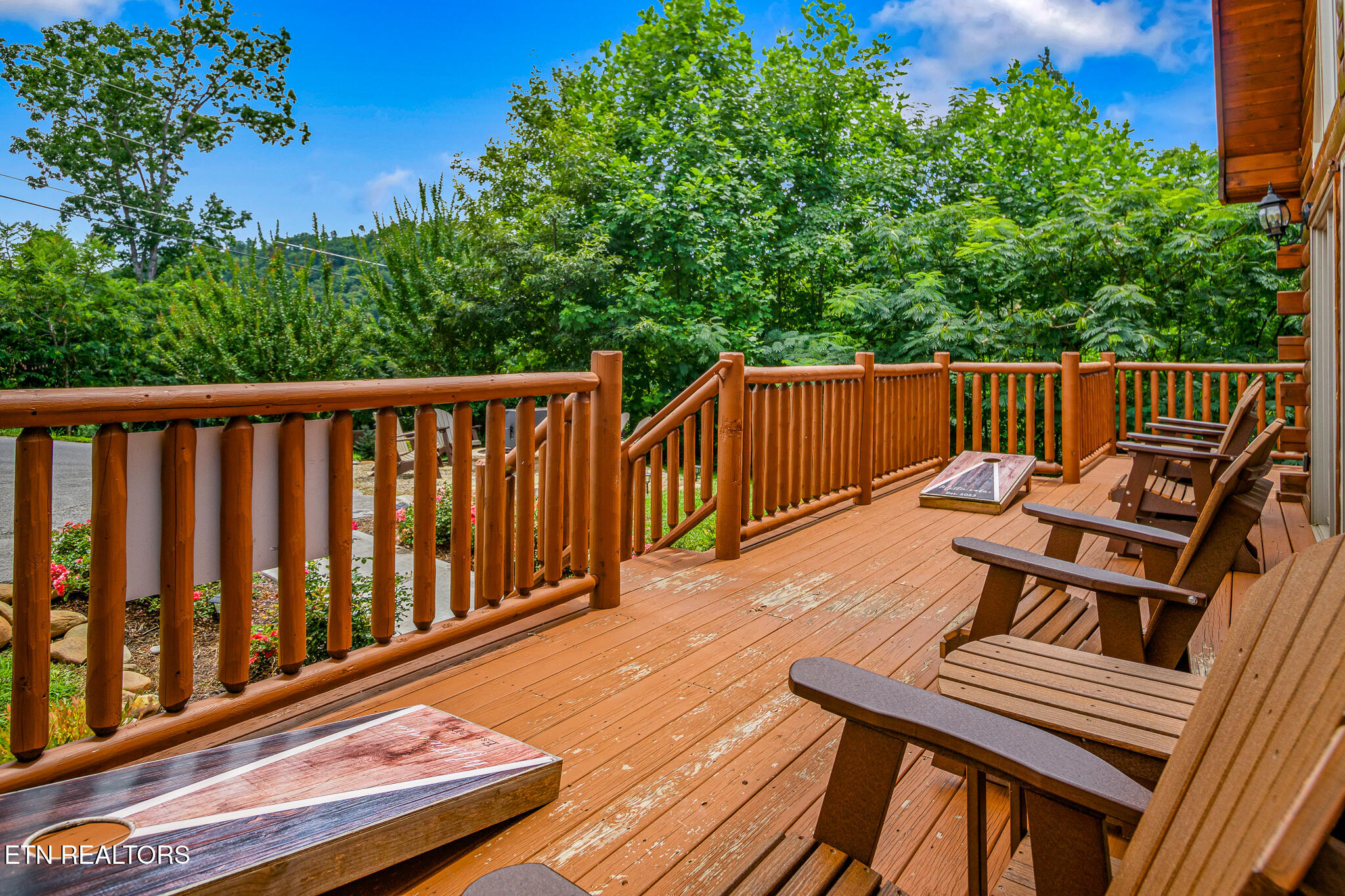350 Pinnacle Drive