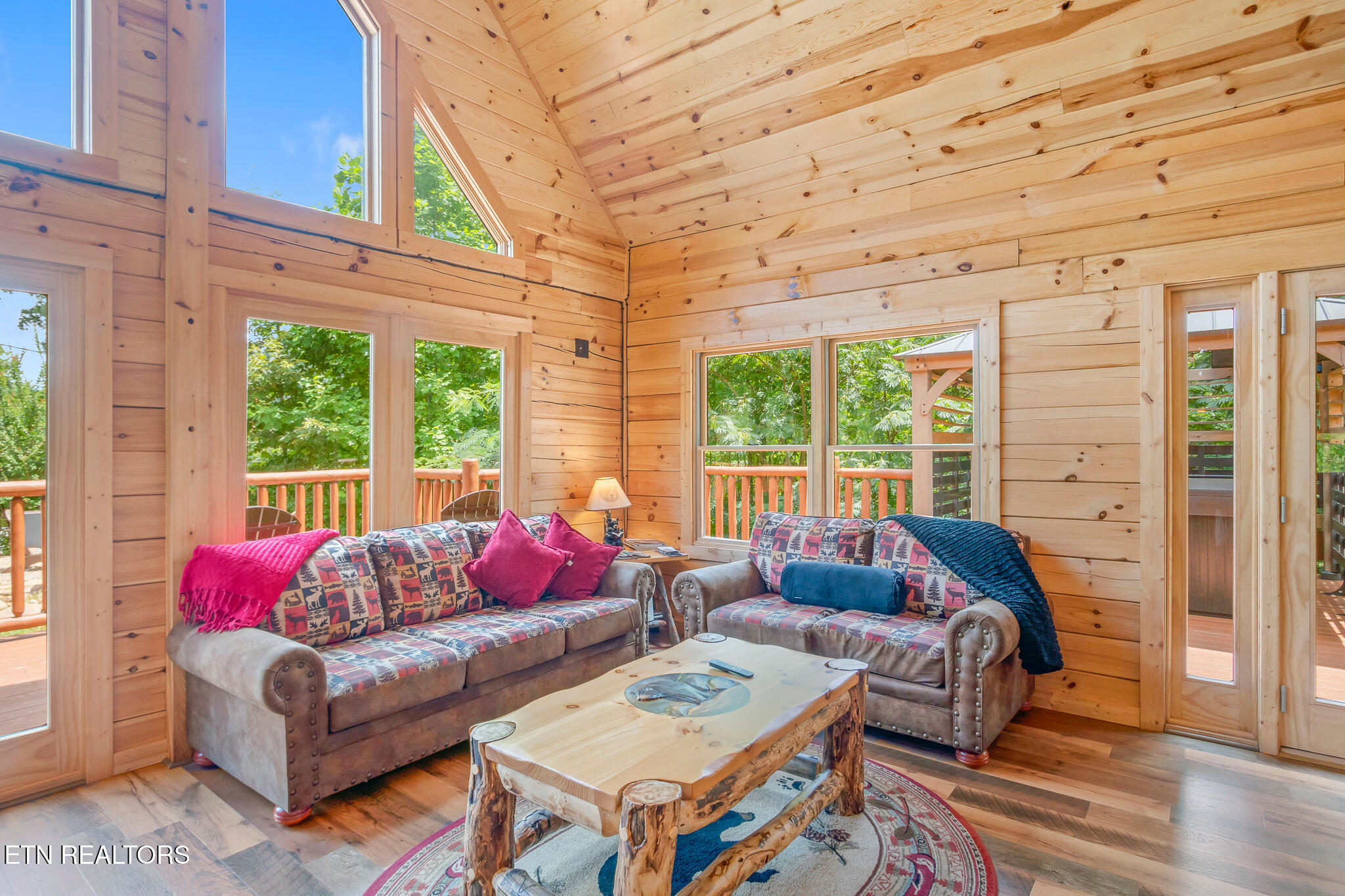 350 Pinnacle Drive