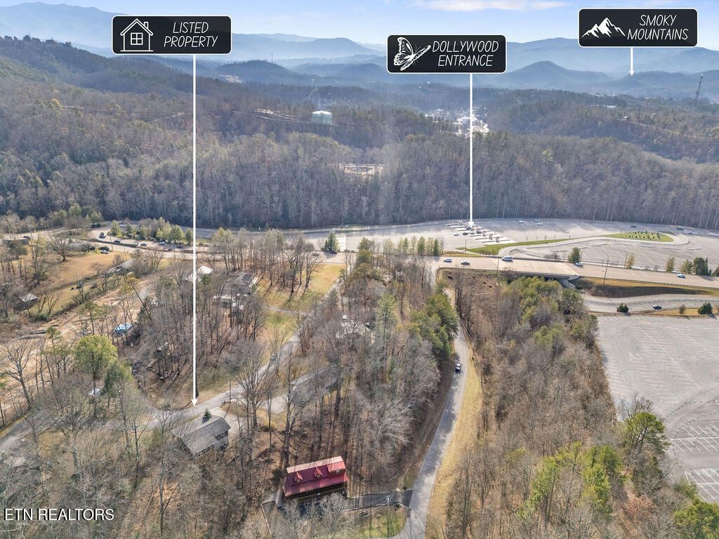 Photo of 2106 Hickory Manor Rd, Sevierville, TN 37862 (MLS # 1324827)