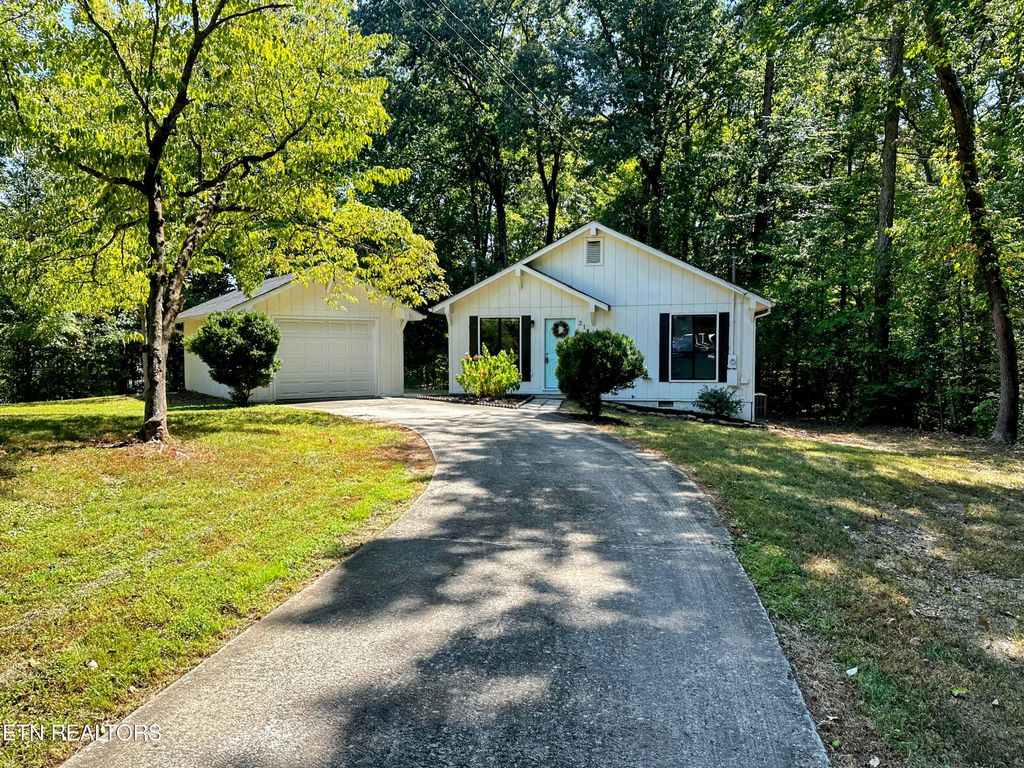 Photo of 215 Park Lane, Oliver Springs, TN 37840 (MLS # 1276259)