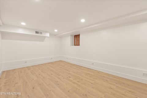 Tiny photo for 565 Hillcrest Circle, Etowah, TN 37331 (MLS # 1324604)