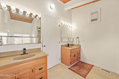 Tiny photo for 565 Hillcrest Circle, Etowah, TN 37331 (MLS # 1324604)