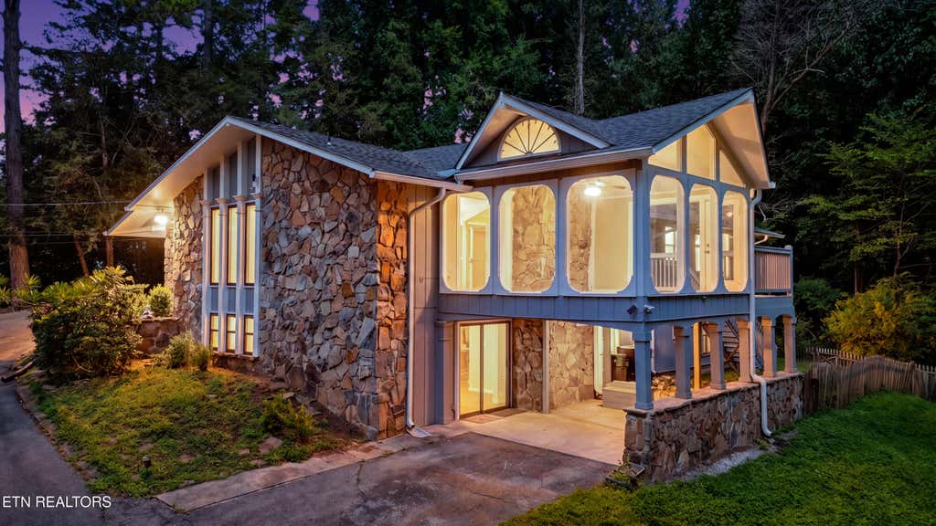 Photo of 8129 NW Ainsworth Drive, Knoxville, TN 37909 (MLS # 1350887)