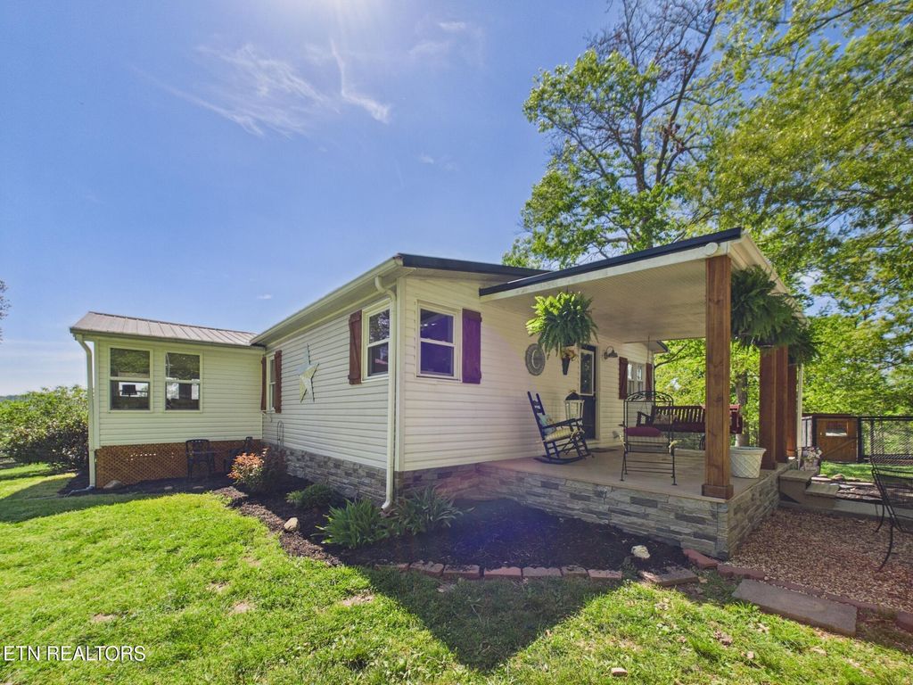 Photo of 105 Speers Rd, Kingston, TN 37763 (MLS # 1338384)