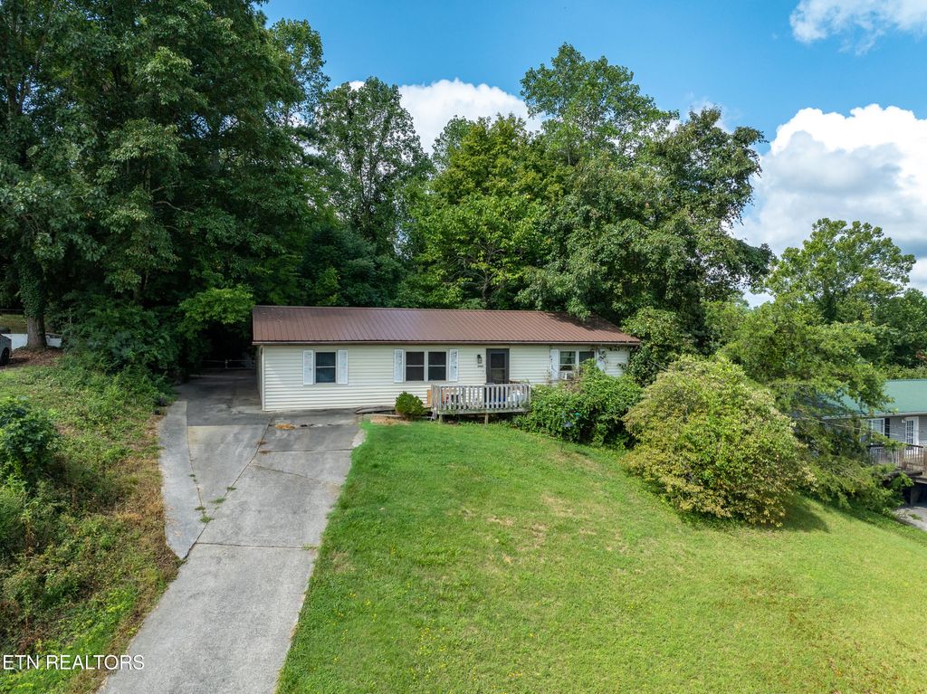 Photo of 3935 Wrights Ferry Rd, Louisville, TN 37777 (MLS # 1312379)