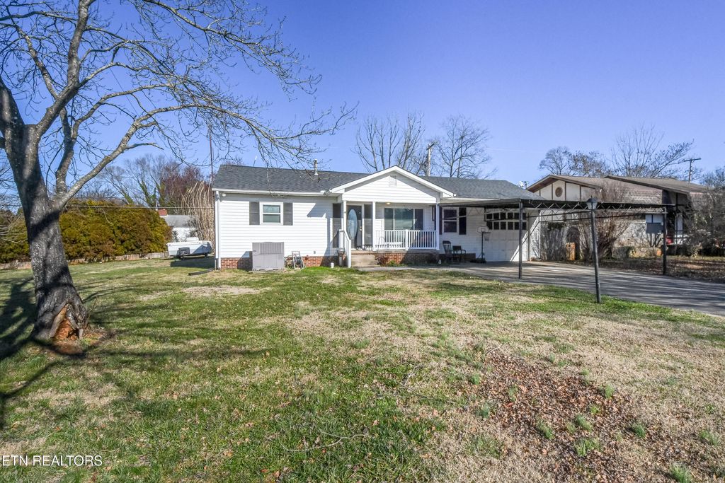 Photo of 2620 Marshall St, Maryville, TN 37804 (MLS # 1327051)