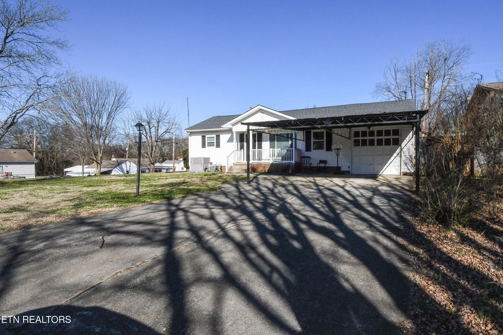 Photo of 2620 Marshall St, Maryville, TN 37804 (MLS # 1327051)