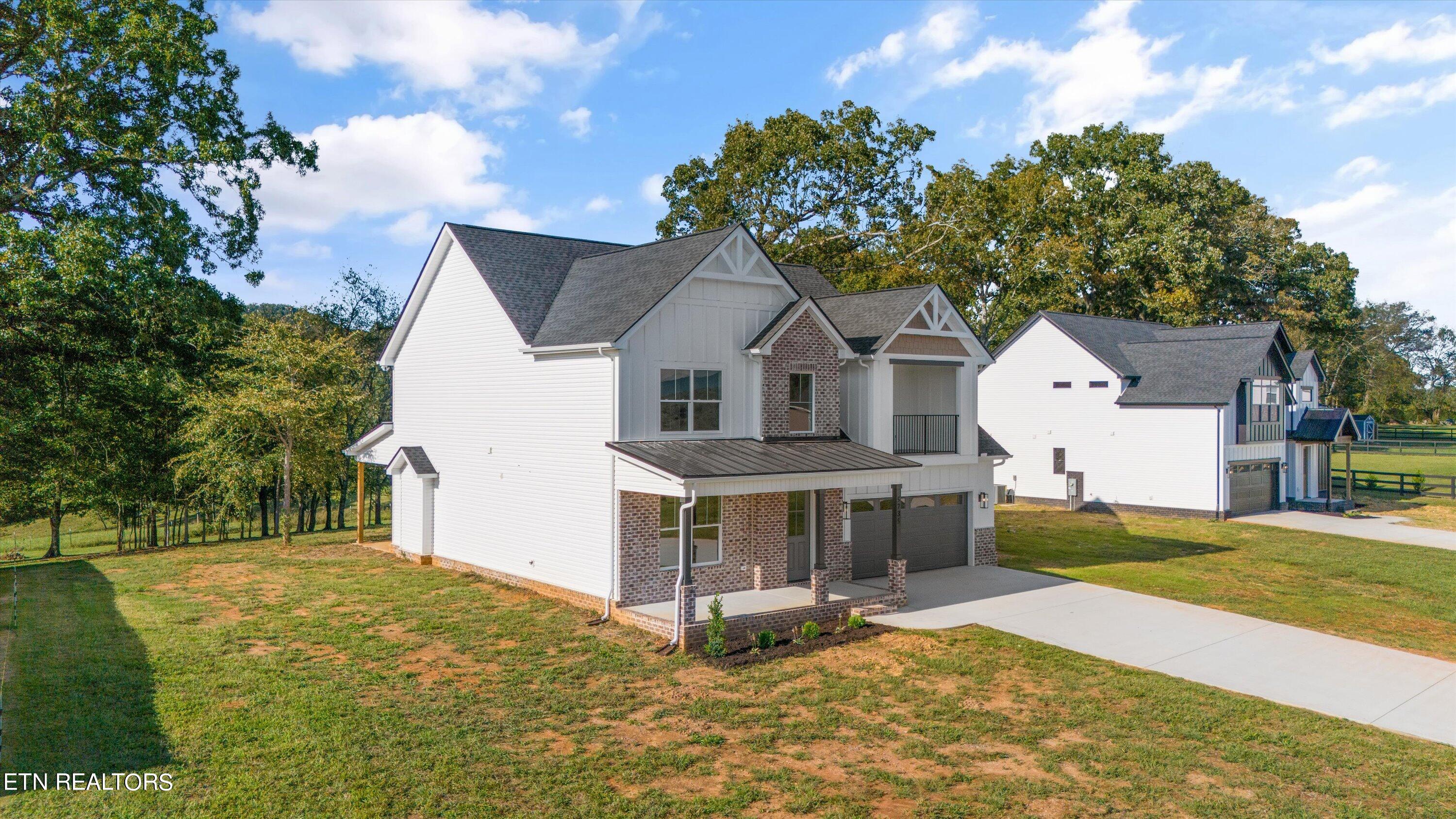 5735 Mountain Vista Lane