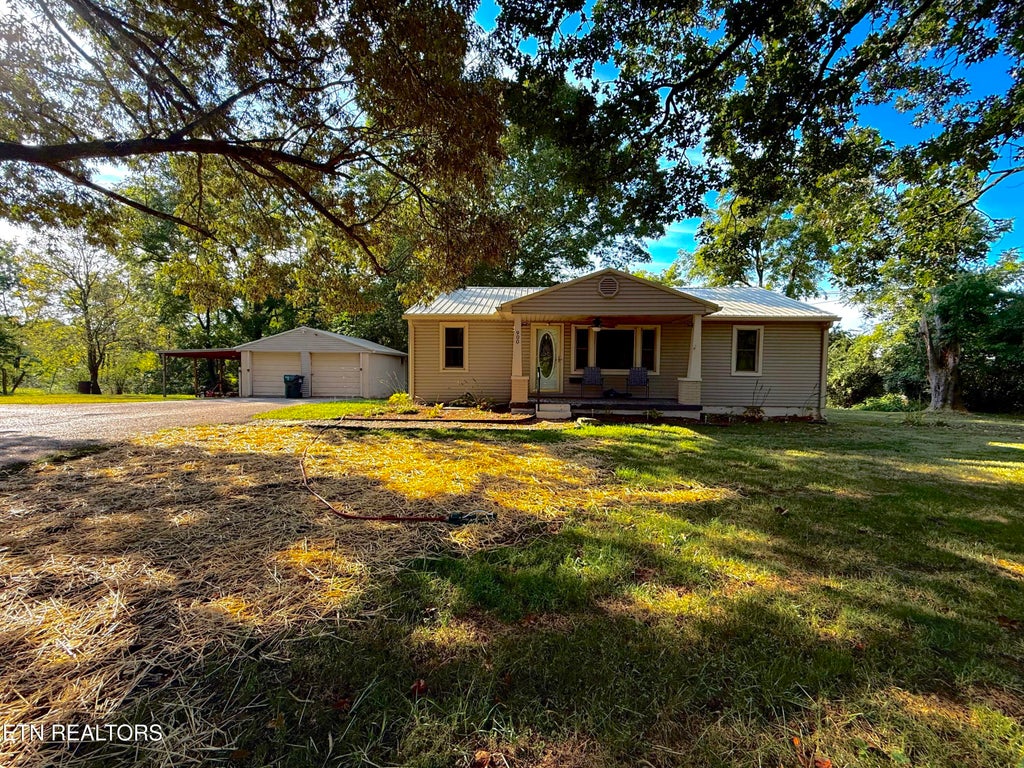 Photo of 900 E First St, Crossville, TN 38555 (MLS # 1353452)