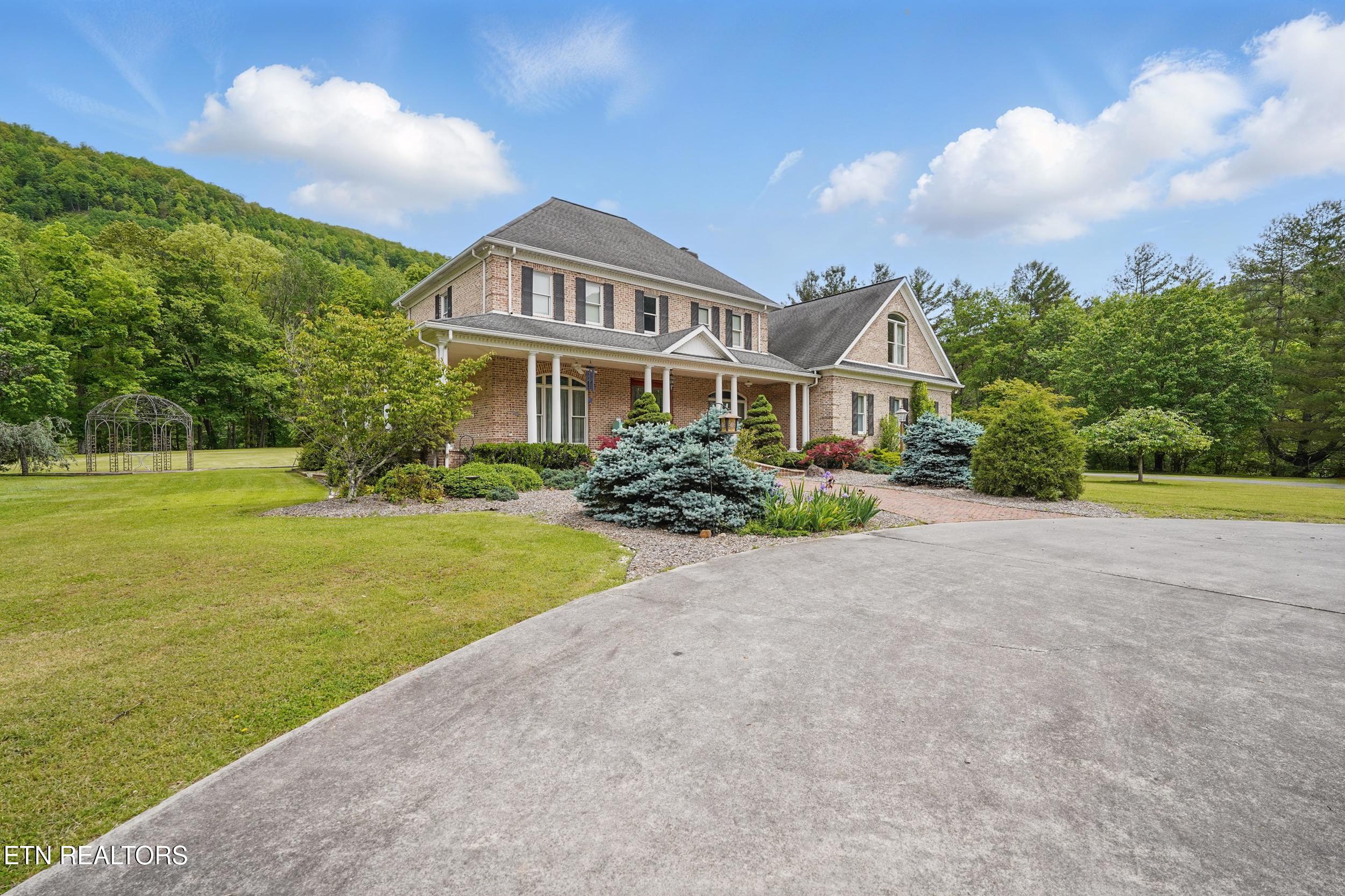 6005 Powell Valley Rd