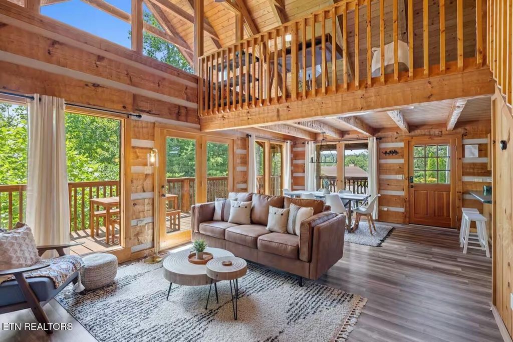 Photo of 1709 Bear View Rd, Sevierville, TN 37876 (MLS # 1337874)