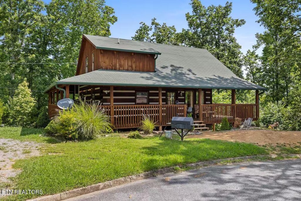 Photo of 1709 Bear View Rd, Sevierville, TN 37876 (MLS # 1337874)