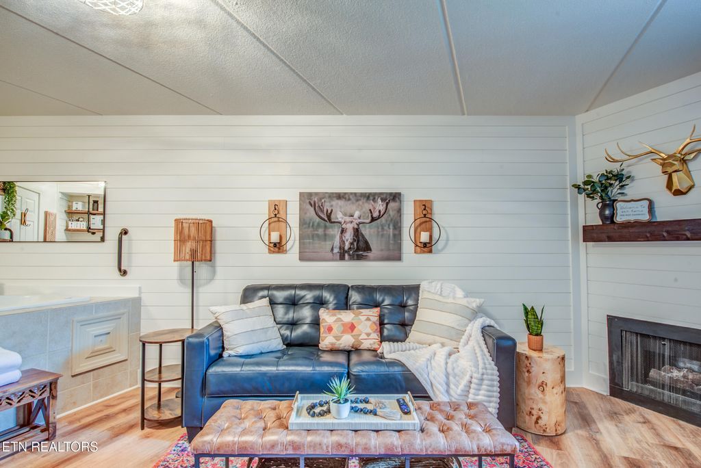 Photo of 306 Baskins Creek Rd #3A, Gatlinburg, TN 37738 (MLS # 1333270)