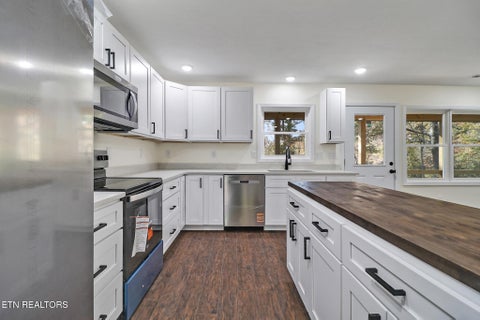 Tiny photo for 128 Greystone Way, Jamestown, TN 38556 (MLS # 1360184)