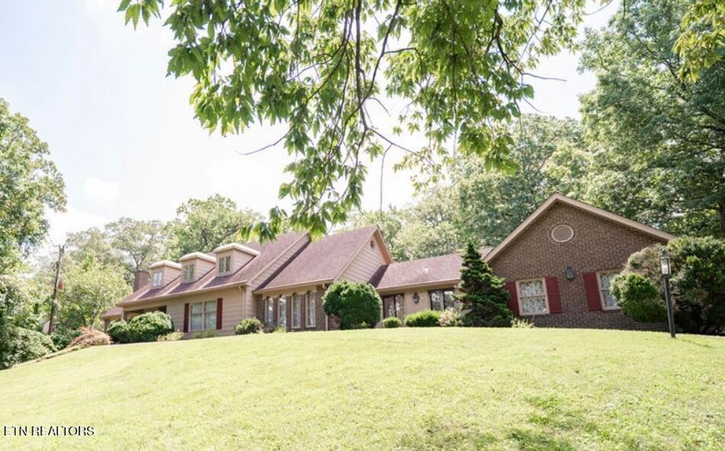 Photo of 102 Redbud Drive, Clinton, TN 37716 (MLS # 1308152)