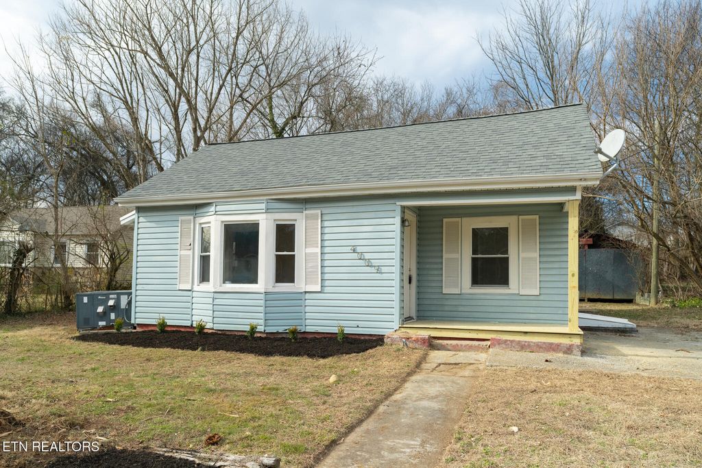 Photo of 4009 Catalpa Ave, Knoxville, TN 37914 (MLS # 1329577)