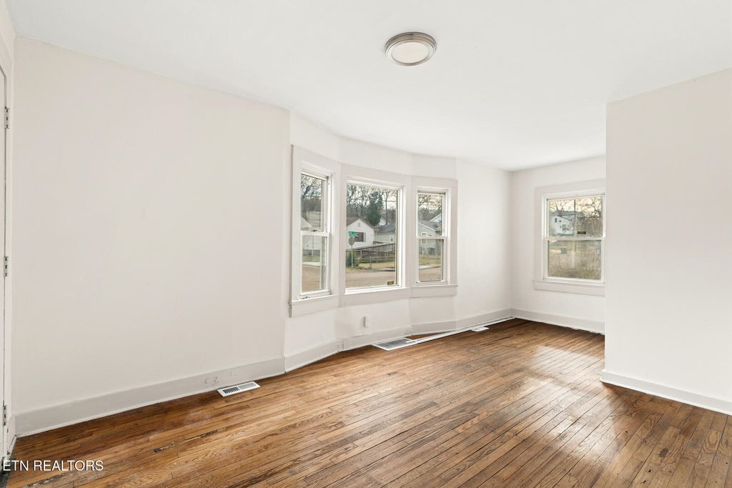 Photo of 4009 Catalpa Ave, Knoxville, TN 37914 (MLS # 1329577)