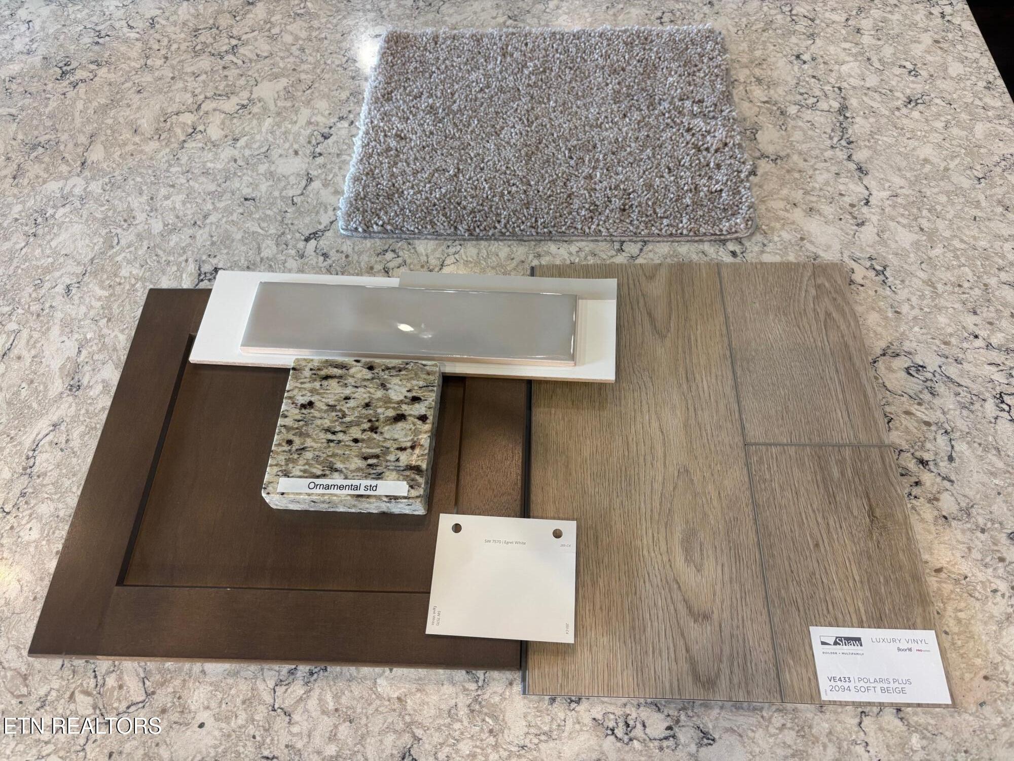 1733 Hickory Meadows