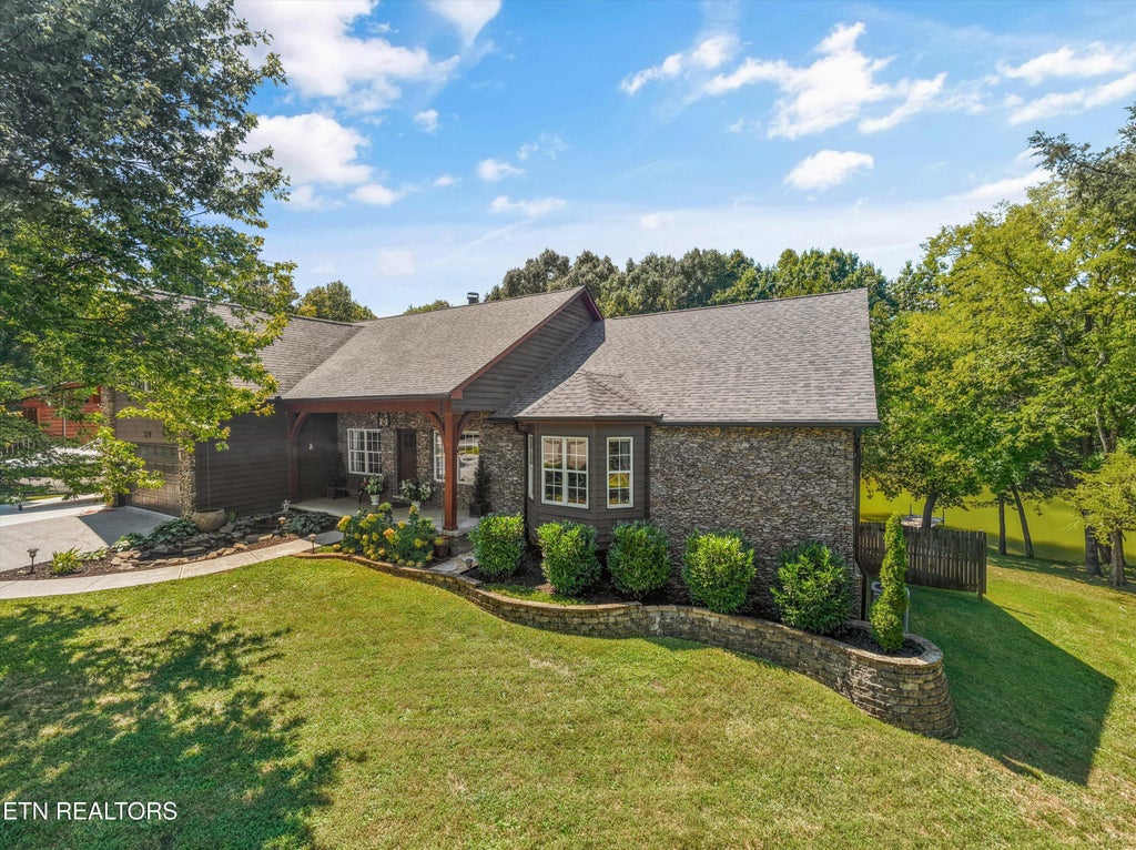 Photo of 4449 Wonderland Drive, Louisville, TN 37777 (MLS # 1354436)