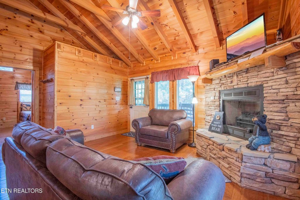 Photo of 1615 Paradise Ridge Drive, Sevierville, TN 37862 (MLS # 1304626)