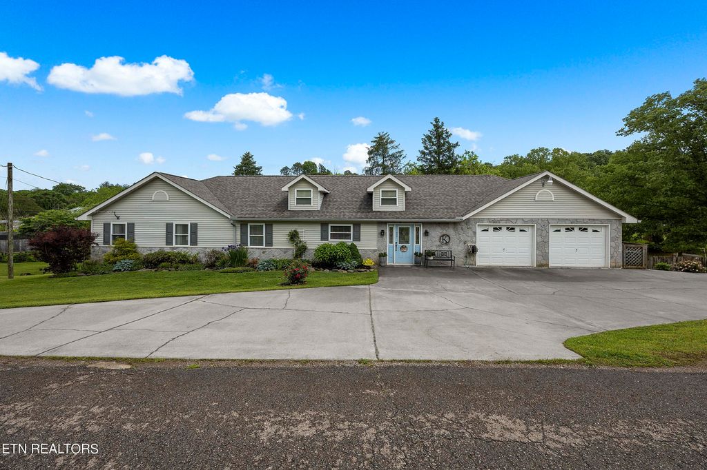 Photo of 699 Gilbert Lane, Friendsville, TN 37737 (MLS # 1263825)