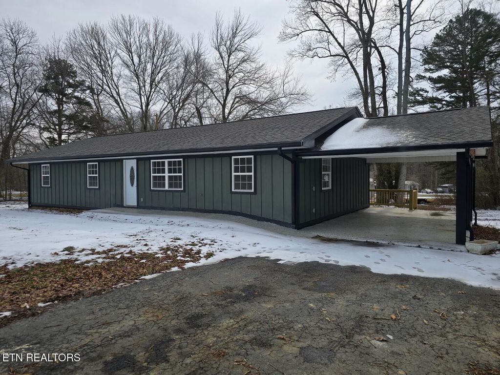 Photo of 1941 W 3rd Ave, Oneida, TN 37841 (MLS # 1328475)