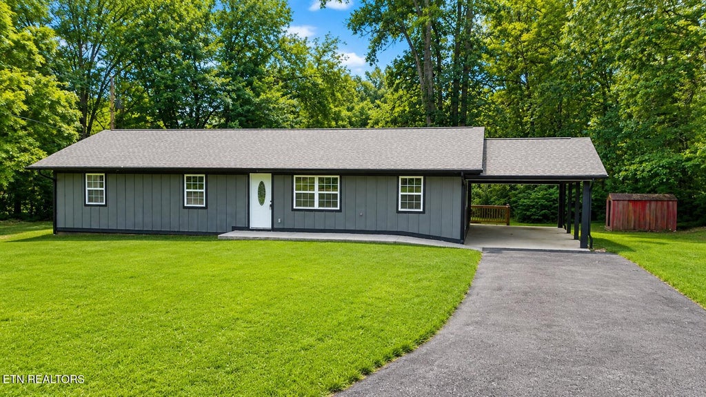 Photo of 1941 W 3rd Ave, Oneida, TN 37841 (MLS # 1328475)