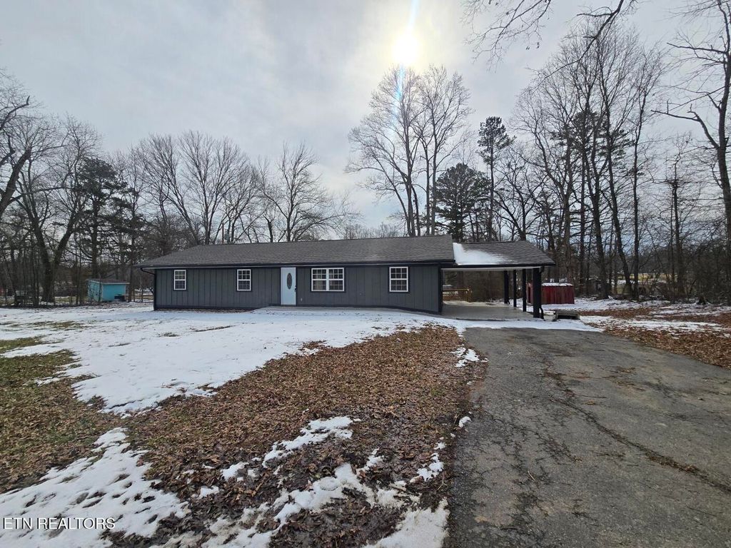 Photo of 1941 W 3rd Ave, Oneida, TN 37841 (MLS # 1328475)