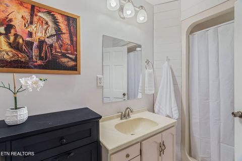 Tiny photo for 209 Strawberry Lane, Caryville, TN 37714 (MLS # 1326107)