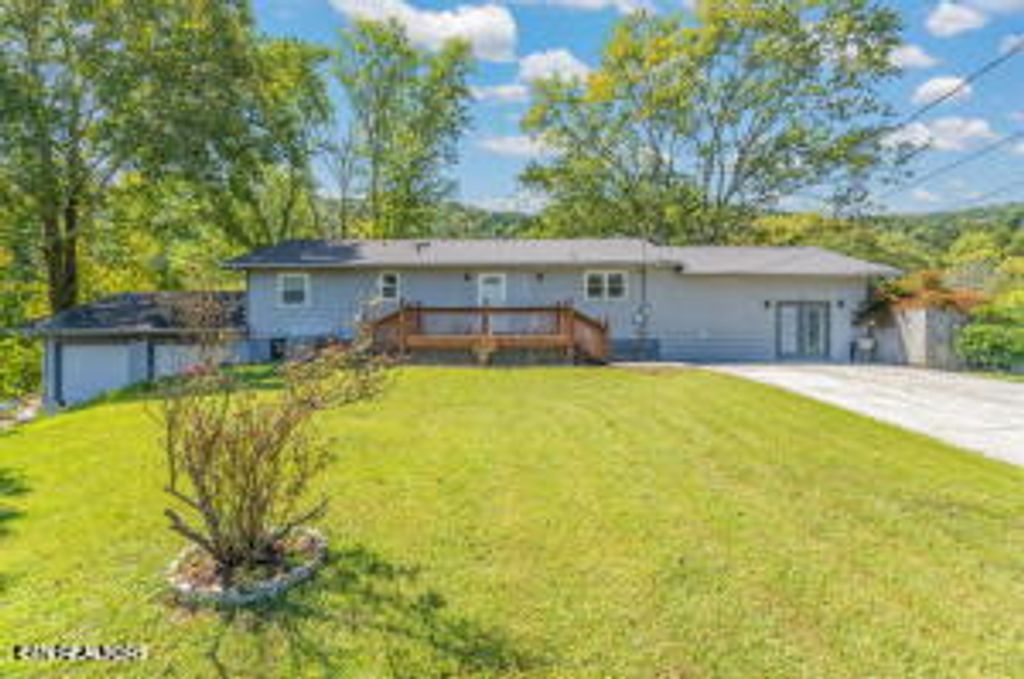 Photo of 209 Strawberry Lane, Caryville, TN 37714 (MLS # 1326107)