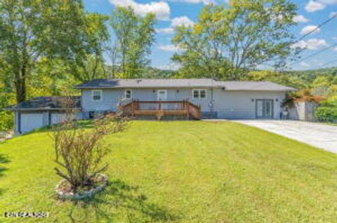 Photo of 209 Strawberry Lane, Caryville, TN 37714 (MLS # 1326107)
