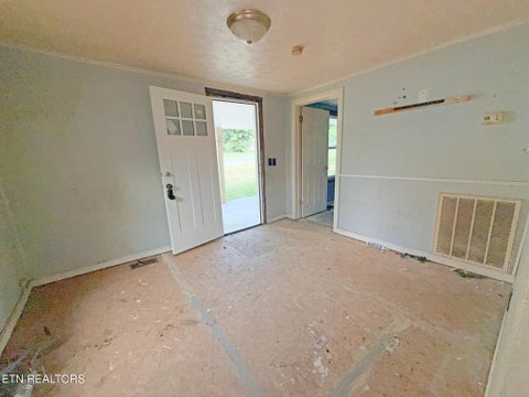 Tiny photo for 512 E Hemlock St, LaFollette, TN 37766 (MLS # 1355477)