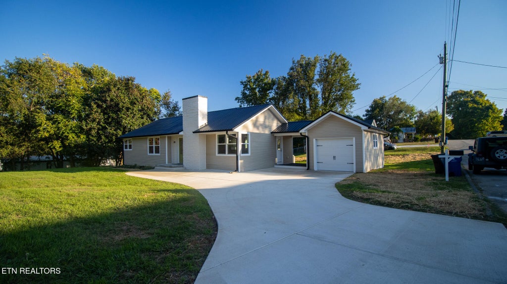 Photo of 815 W Mountcastle St, Jefferson City, TN 37760 (MLS # 1359121)