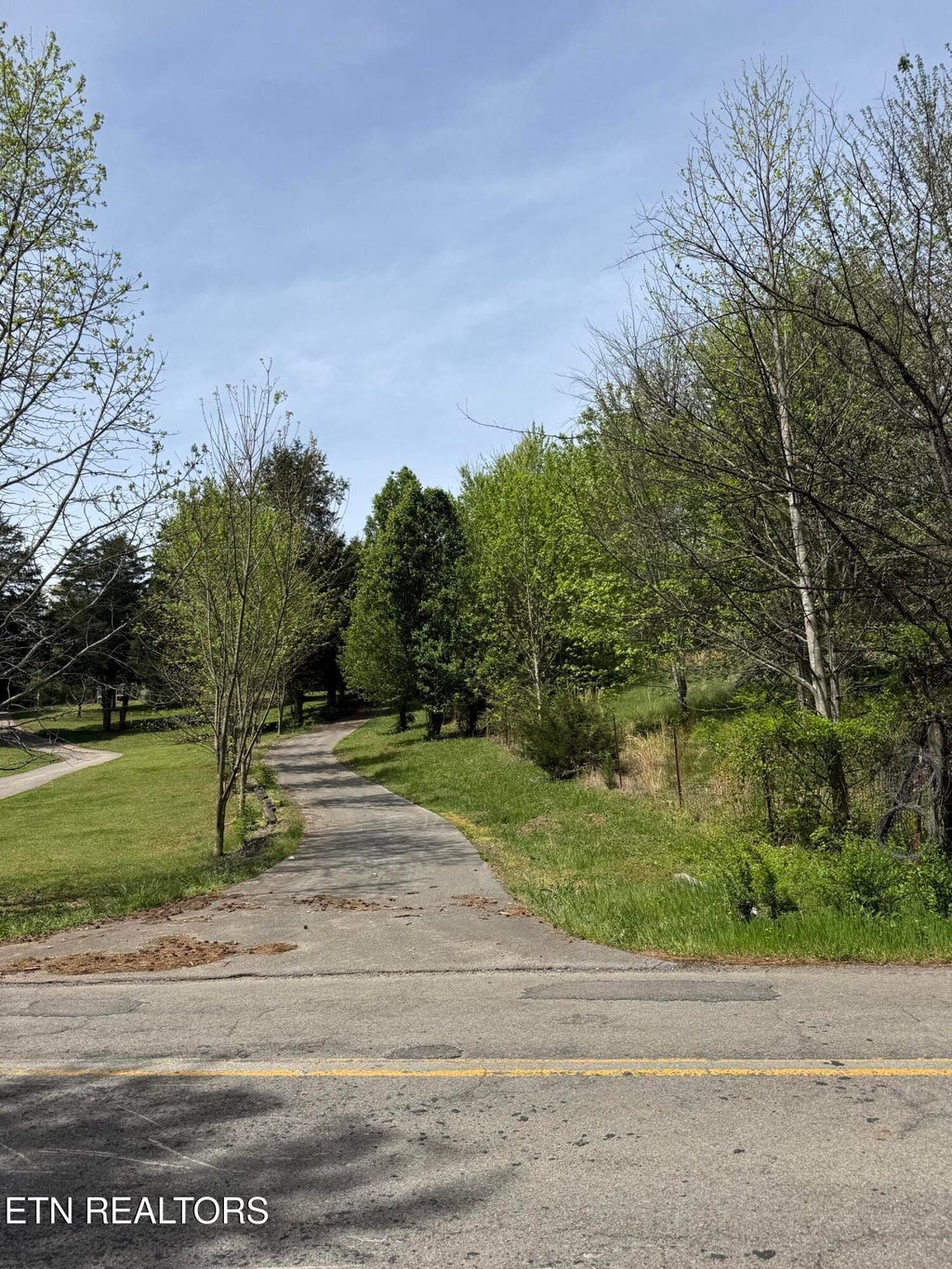 Photo of 947 N Old Grey Ridge Rd, Maryville, TN 37801 (MLS # 1350598)