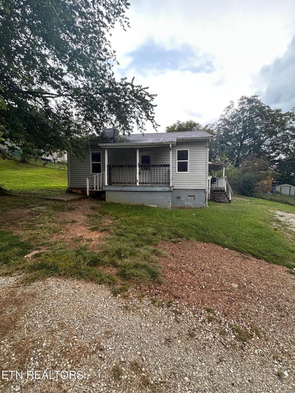 Photo of 108 N Eighth St, LaFollette, TN 37766 (MLS # 1314171)