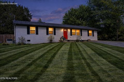 Photo of 7240 Elmbrook Lane, Knoxville, TN 37918 (MLS # 1338414)