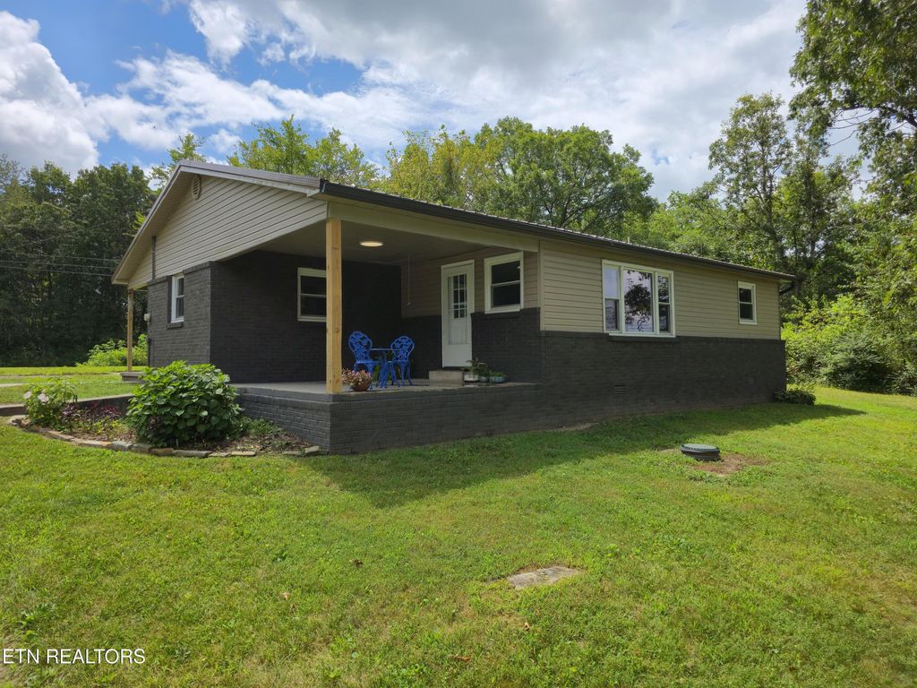 Photo of 10587 Chestnut Hill Rd, Crab Orchard, TN 37723 (MLS # 1297491)