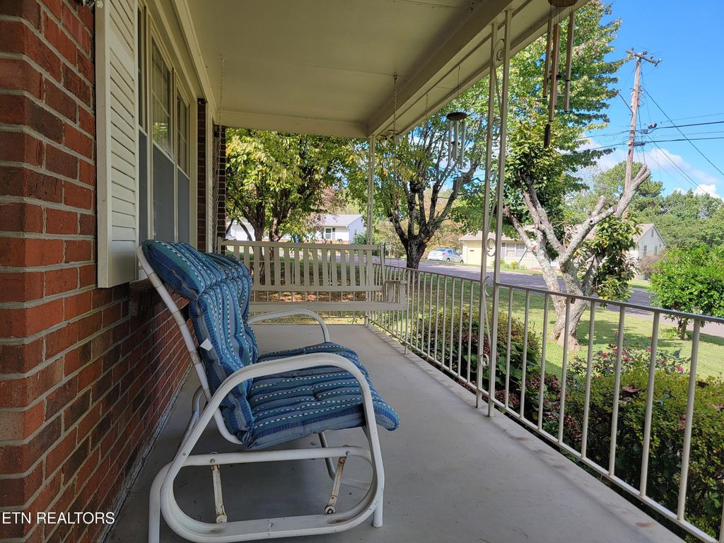Photo of 6206 Lilywood Lane, Knoxville, TN 37921 (MLS # 1317103)